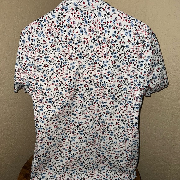 Used Men’s button up shirt. - Picture 2 of 5